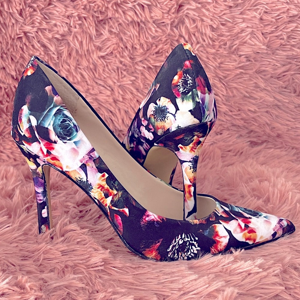 GUESS Multicolored Floral Heels